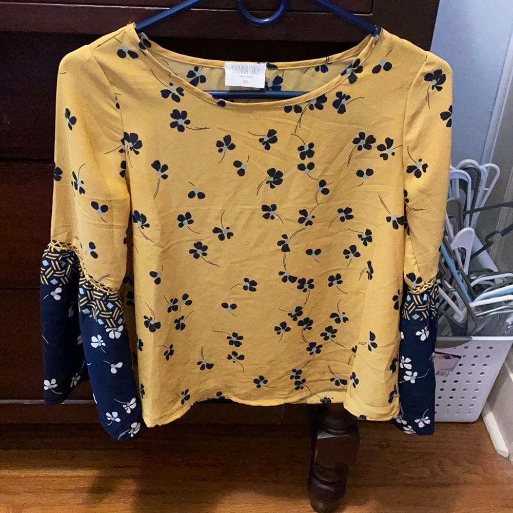 Women’s blouse
